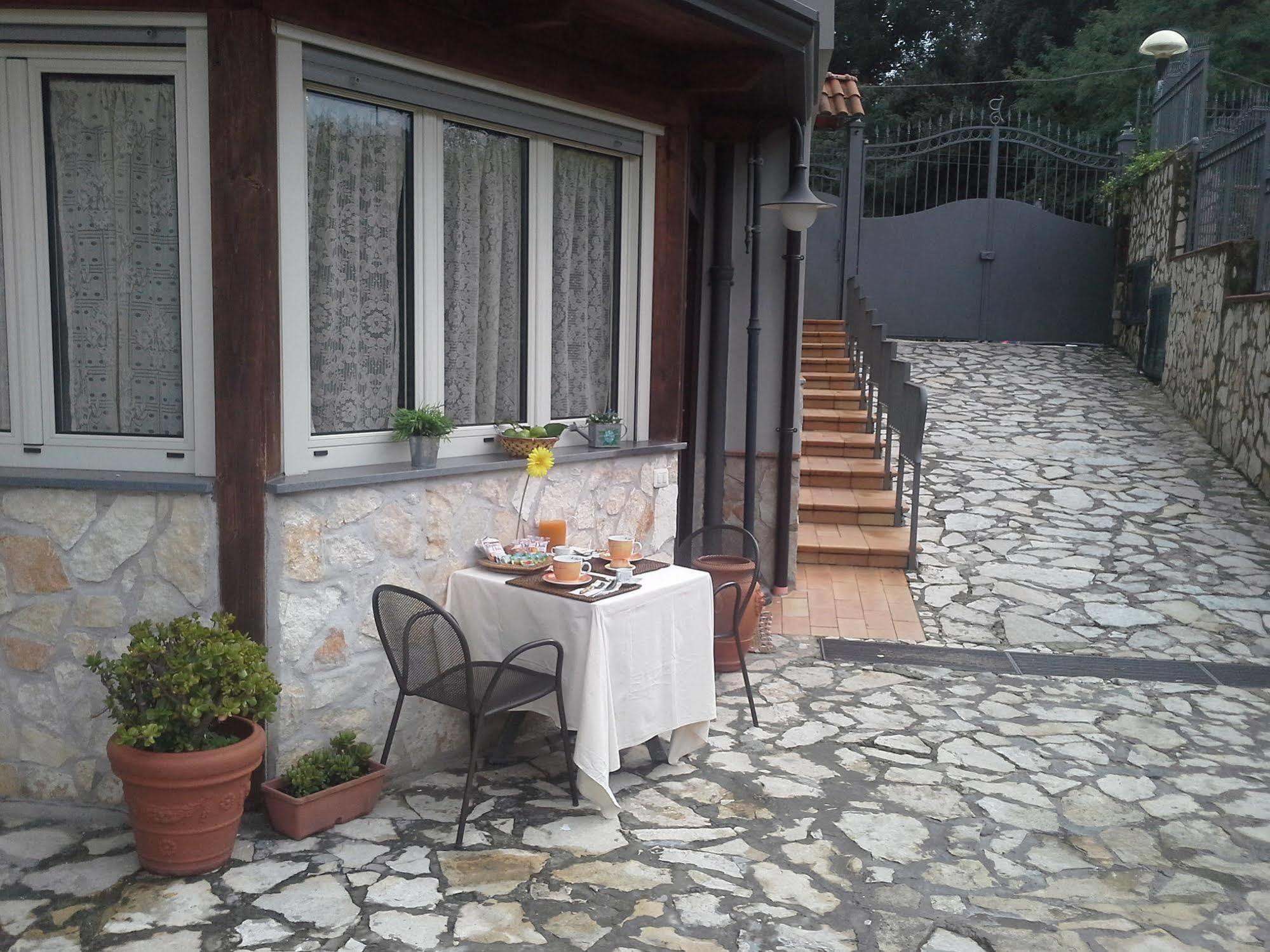 Bed and Breakfast I Giardini Di Capodimonte 2 Nápoles Exterior foto
